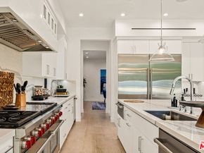 1917 S Bedford Street, Los Angeles CA 90034