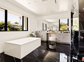 1917 S Bedford Street, Los Angeles CA 90034