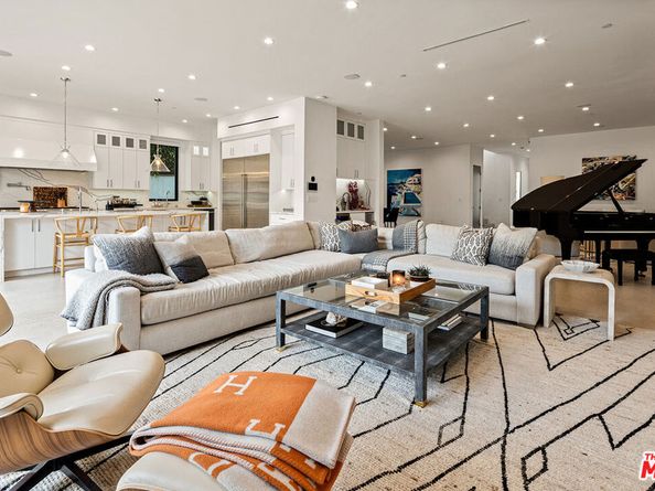 1917 S Bedford Street, Los Angeles CA 90034