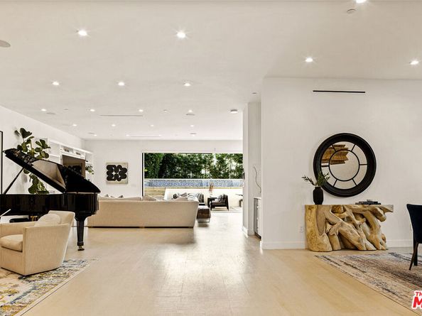 1917 S Bedford Street, Los Angeles CA 90034