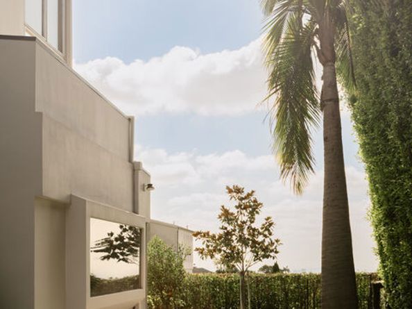 10917 Savona Road, Los Angeles CA 90077