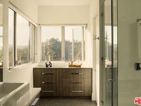 10917 Savona Road, Los Angeles CA 90077