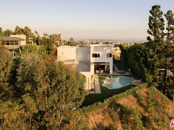 10917 Savona Road, Los Angeles CA 90077