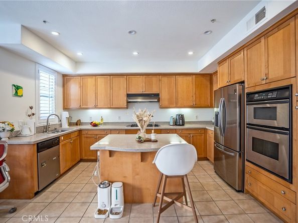 201 E Angeleno Avenue 206, Burbank CA 91502