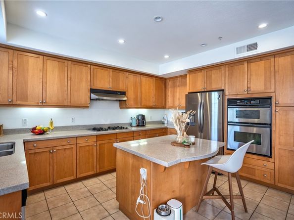 201 E Angeleno Avenue 206, Burbank CA 91502