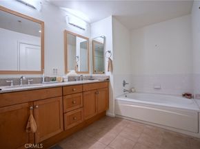 201 E Angeleno Avenue 206, Burbank CA 91502