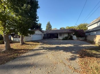 707 E Camino Real