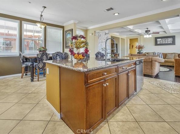 5003 Thornberry Way, Fontana CA 92336