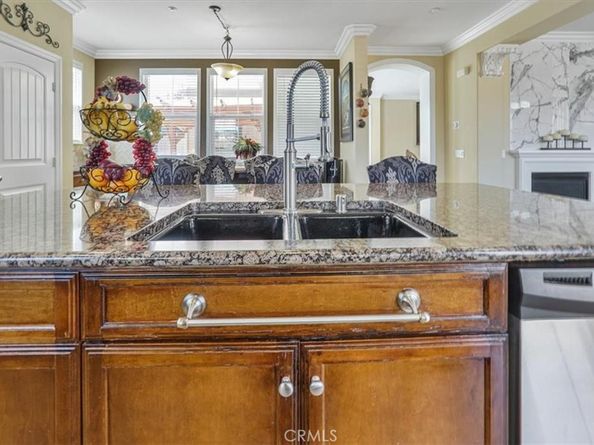 5003 Thornberry Way, Fontana CA 92336