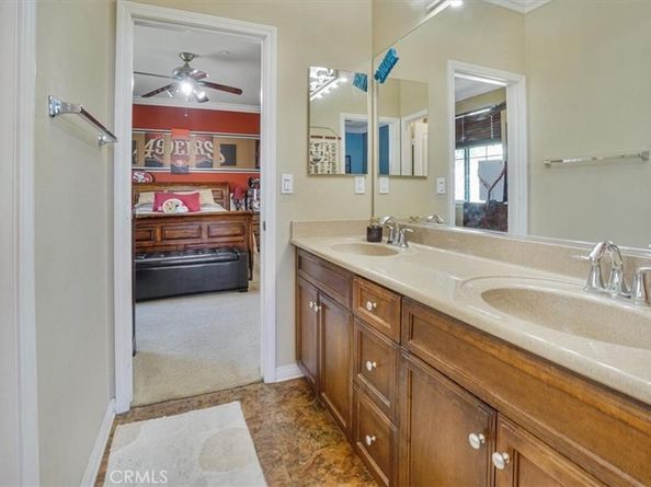 5003 Thornberry Way, Fontana CA 92336