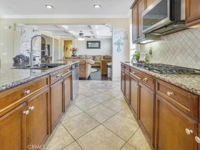 5003 Thornberry Way, Fontana CA 92336