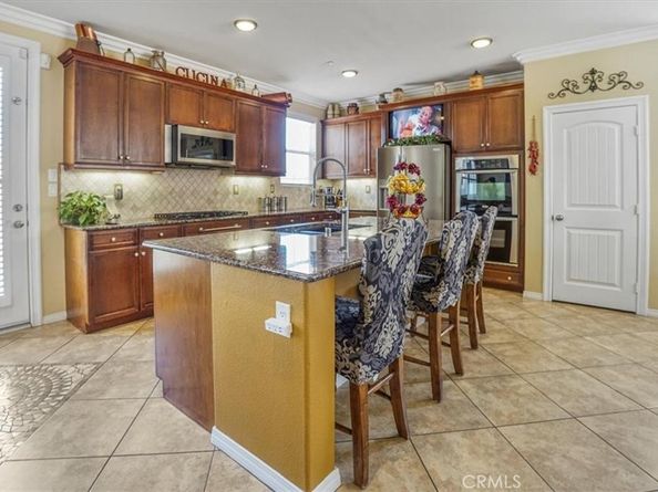 5003 Thornberry Way, Fontana CA 92336