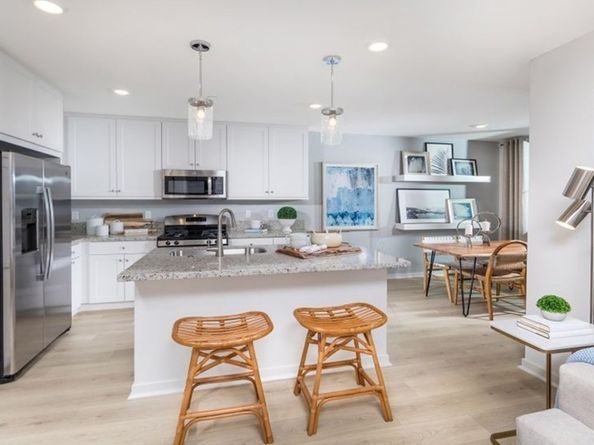 960 N Tangent Privado 203, Ontario CA 91764