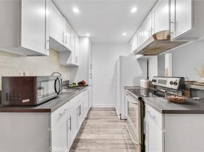 1030 W Macarthur Boulevard 5, Santa Ana CA 92707