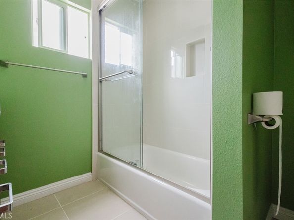 2226 Hauser Boulevard, Los Angeles CA 90016