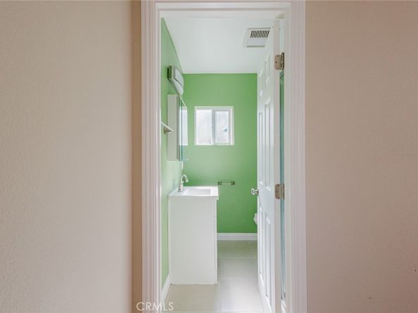 2226 Hauser Boulevard, Los Angeles CA 90016