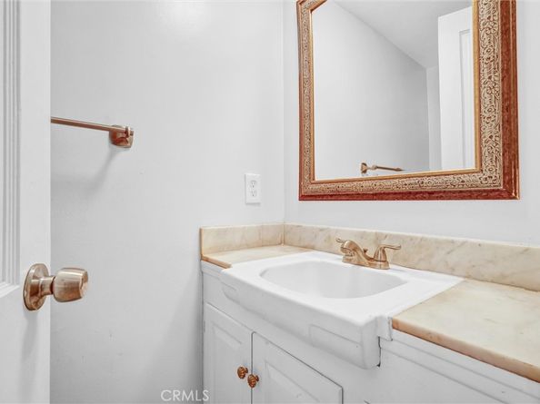 4121 Country Club Drive, Lakewood CA 90712