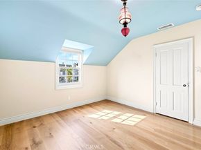 89 Rivo Alto Canal, Long Beach CA 90803