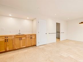 89 Rivo Alto Canal, Long Beach CA 90803