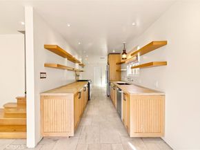 89 Rivo Alto Canal, Long Beach CA 90803