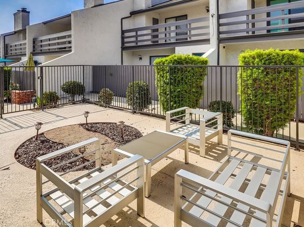 930 Ocean View Avenue E, Monrovia CA 91016