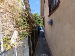 1217 W 39th Street, Los Angeles CA 90037