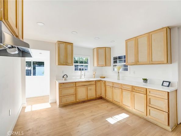 230 E 75th Street, Los Angeles CA 90003