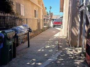 1060 W 51st Place, Los Angeles CA 90037