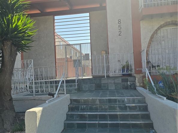 852 W Beach Avenue 4, Inglewood CA 90302