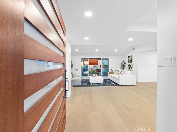 2105 Linda Lane, Carlsbad CA 92008