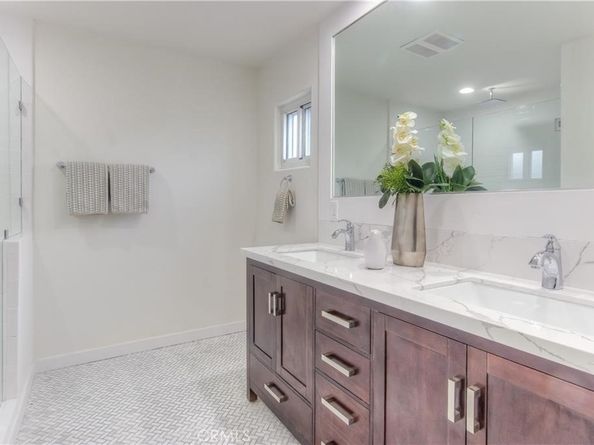 1925 N Screenland Drive, Burbank CA 91505