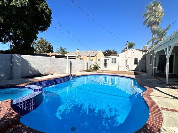 1925 N Screenland Drive, Burbank CA 91505