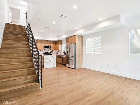 4512 St Elmo Drive, Los Angeles CA 90019