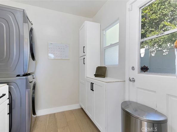 805 N Kemp, Burbank CA 91505