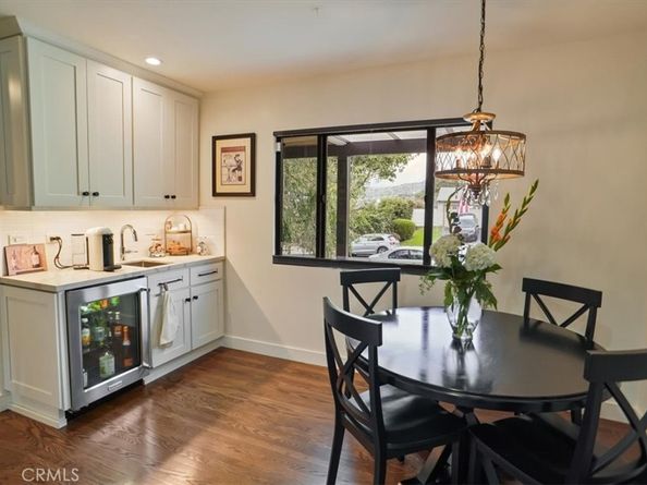 606 Uclan Drive, Burbank CA 91504