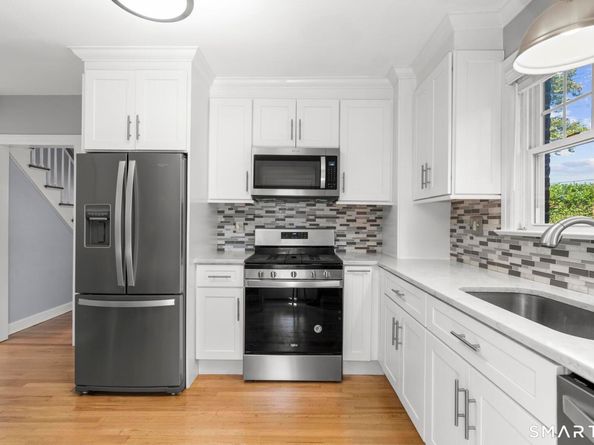 213 Knapps Highway, Fairfield CT 06825