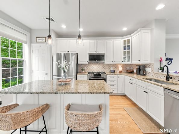 44 Warrington Round, Danbury CT 06810