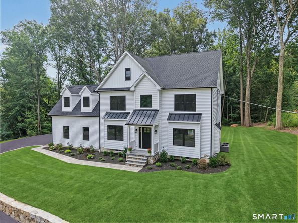 18 Timberlane Trail, Trumbull CT 06611