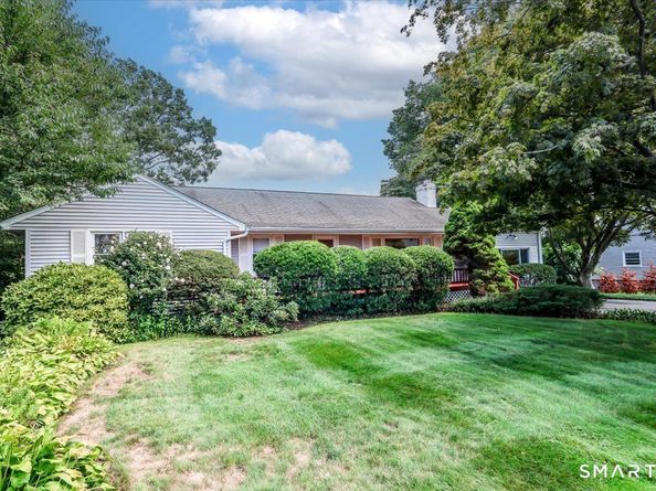 86 Crown Street, Trumbull CT 06611
