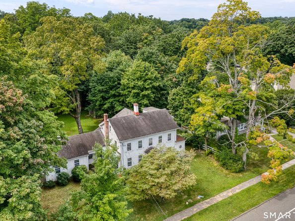 475 Stratfield Road, Fairfield CT 06825