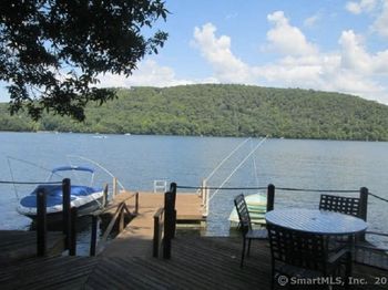 8 Ledgewood Drive