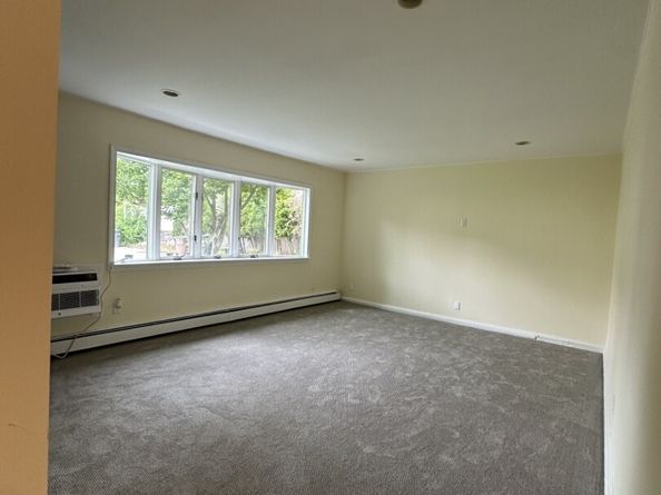 16 Neponsit Street, Stamford CT 06902