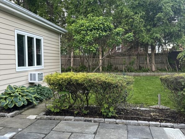 16 Neponsit Street, Stamford CT 06902