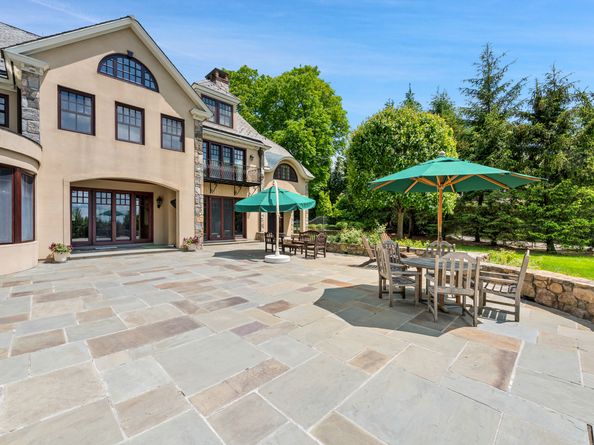61 High Ridge Avenue, Ridgefield CT 06877