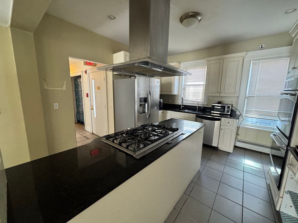 485 Laurel Avenue, Bridgeport CT 06605