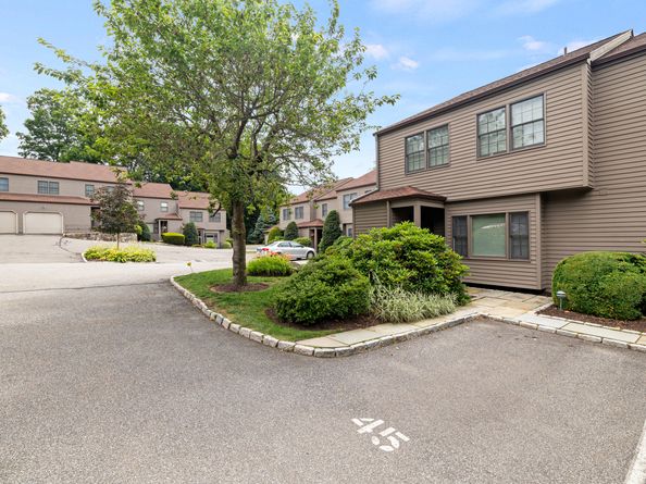 45 Lambert Common 45, Wilton CT 06897