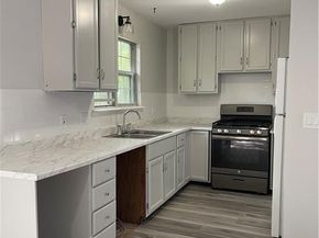 16 Hawley Glen 16, Stratford CT 06614