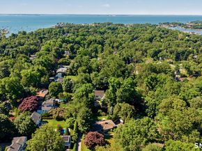 19 Crooked Trail, Norwalk CT 06853