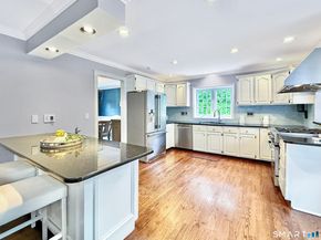 17 Danforth Drive, New Canaan CT 06840