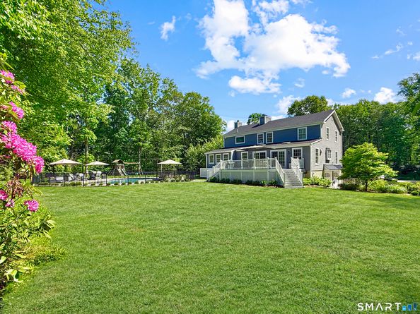 17 Danforth Drive, New Canaan CT 06840